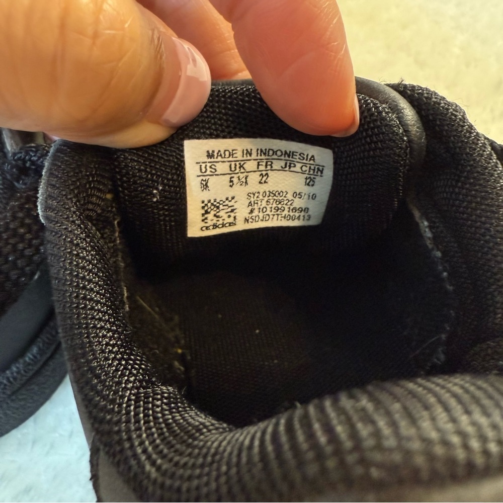 Adidas Baby Black Sneakers Size 6 - Picture 6 of 6